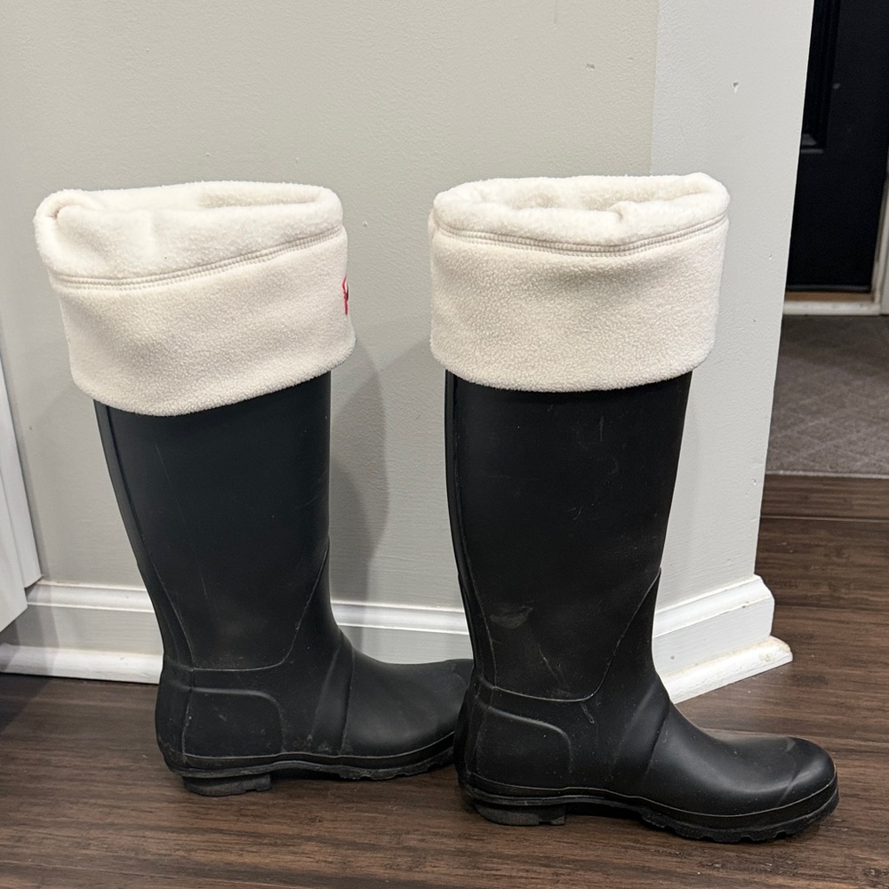 Hunter Black Original Tall Rain Boots with removable Welly socks - Picture 5 of 7